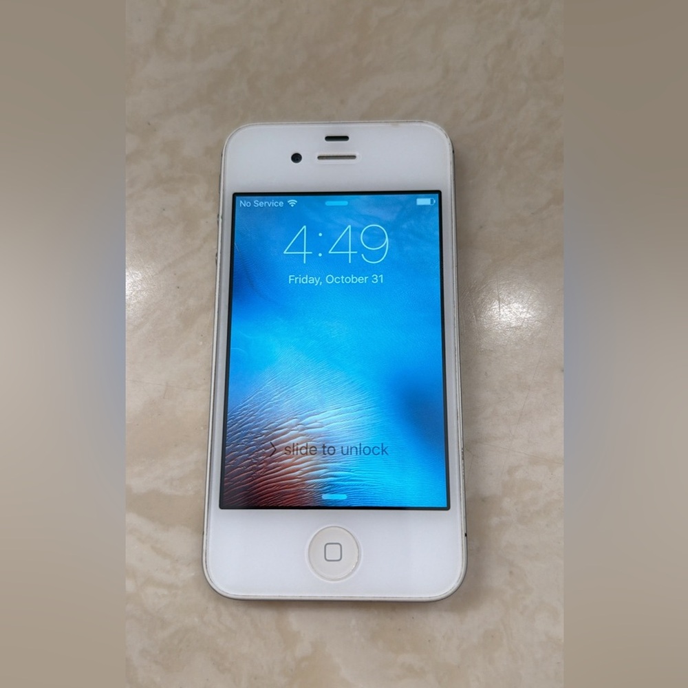 Apple iPhone 4 in Classic White